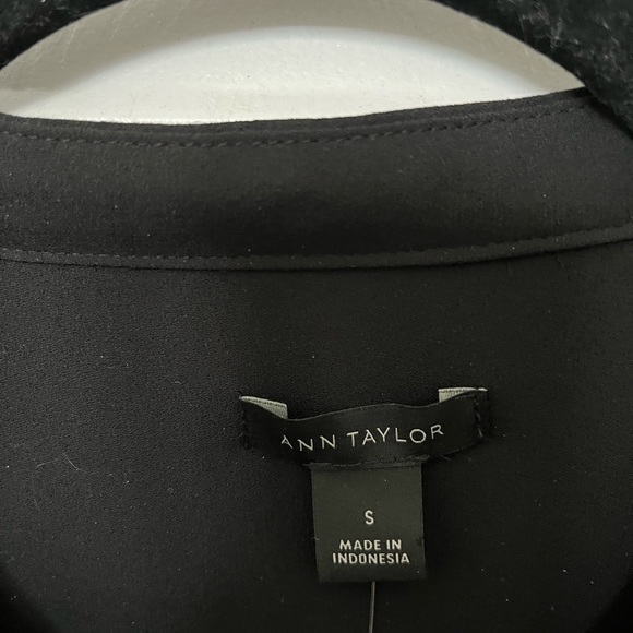 NWT-ANN TAYLOR BLACK DRESSY BLOUSE - Picture 5 of 6